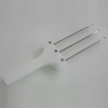 Poinçon trident pour appareil à souvlaki