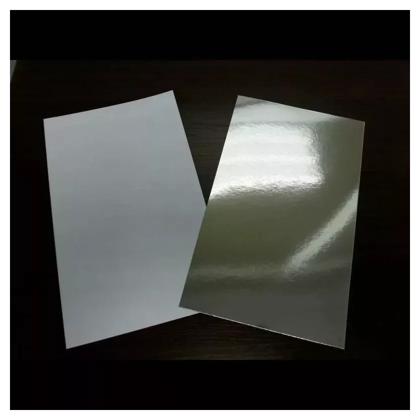 Feuilles 150x250mm kraft lamine PP blanc-metallise