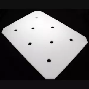 Planche nylon avec trou pour bac 210L blanc 640x470x10mm